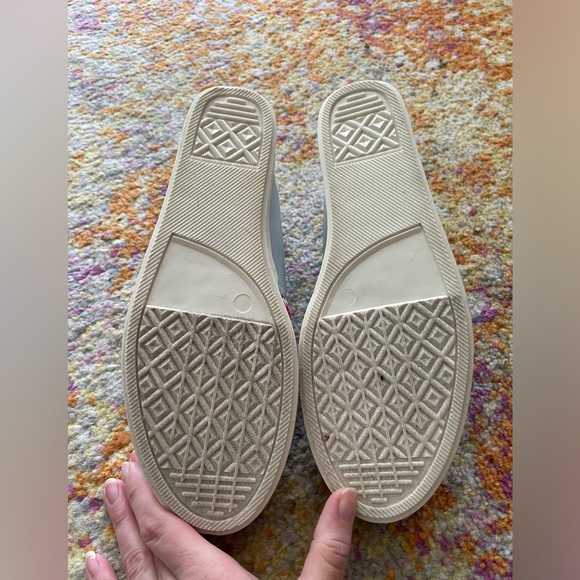 Women’s size 9 Wanted wedge sneakers w/ gorgeous colorful stitching design - Picture 5 of 9